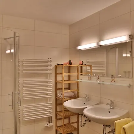 Haus Burbach Апартаменты Цельберг